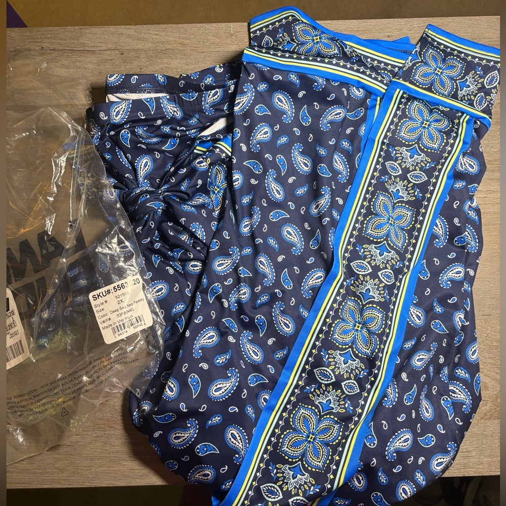 Lands End Blue Paisley Lycra stylish Pants